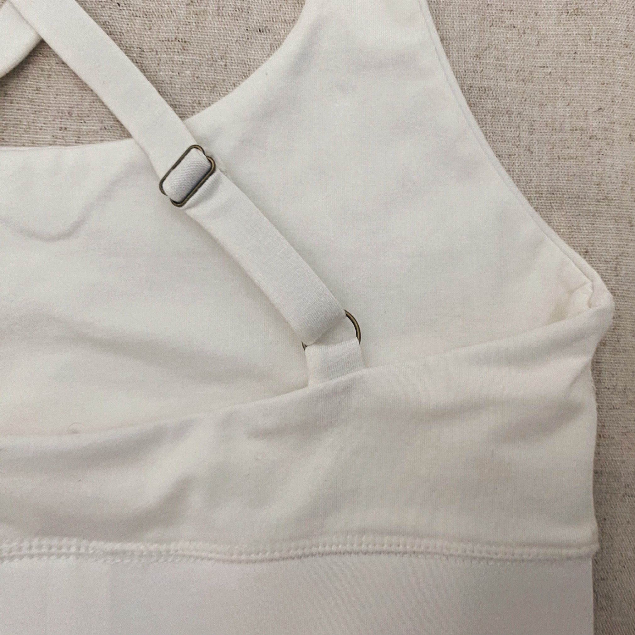 Sustainable sports bra white