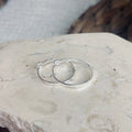 CALLAKAII EARRING - bay hoop - silver