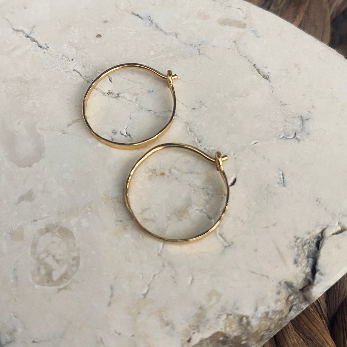 CALLAKAII EARRING - bay hoop - gold