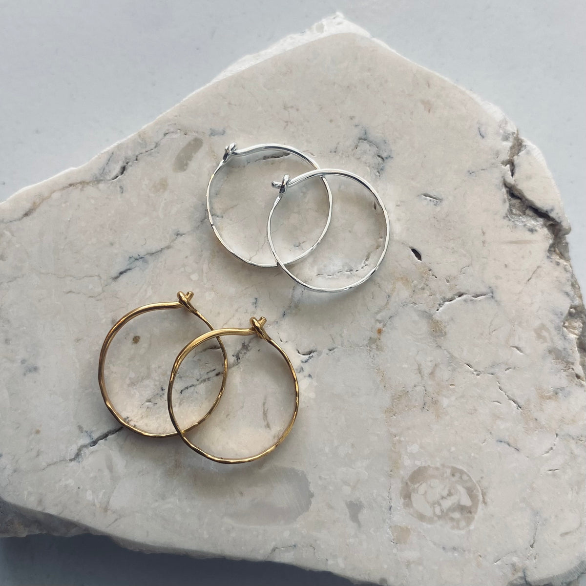 CALLAKAII EARRING - bay hoop - silver