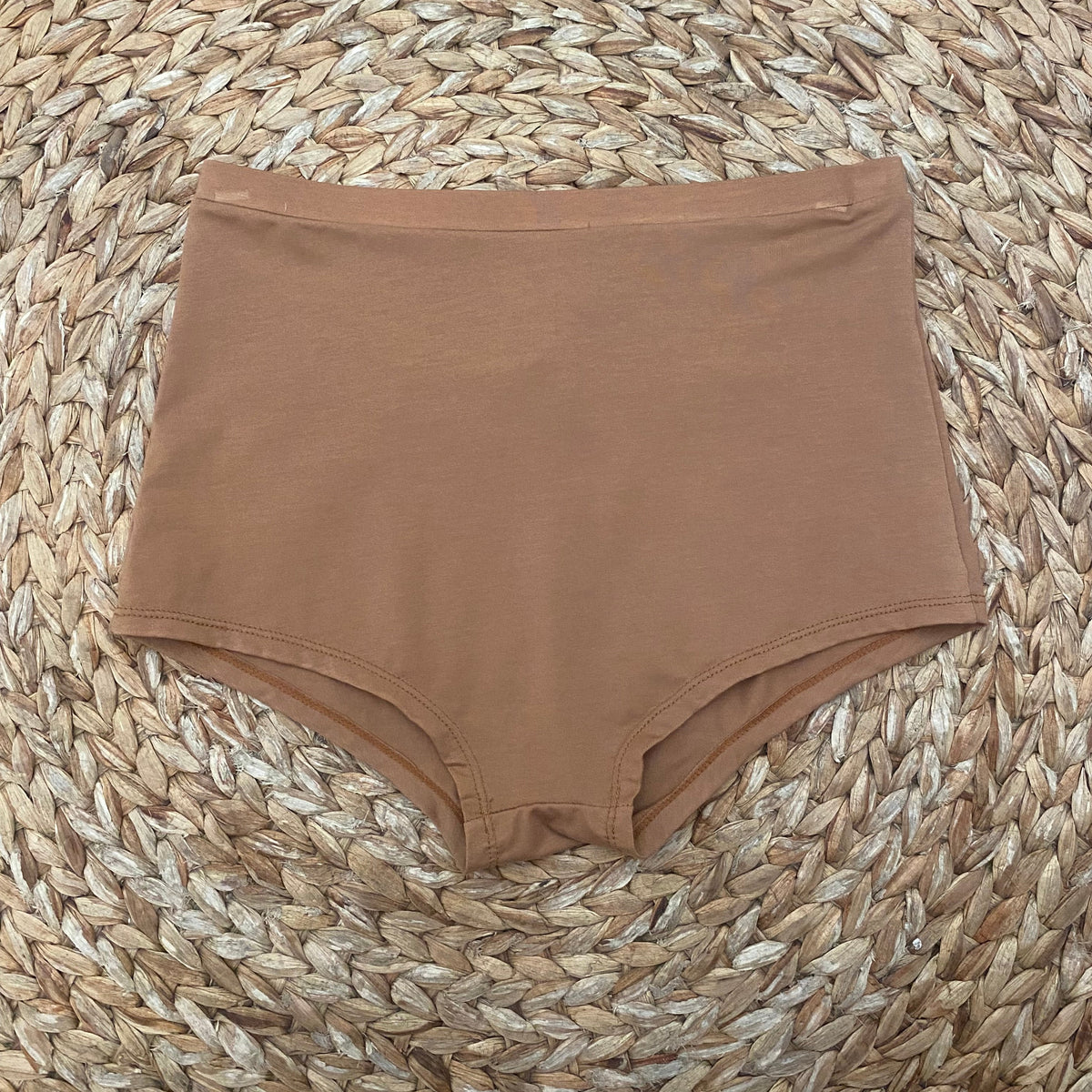 Eco cheeky short toffee
