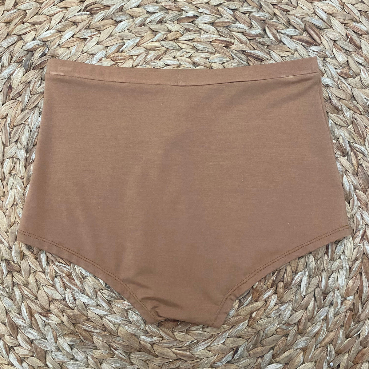 Eco cheeky short toffee