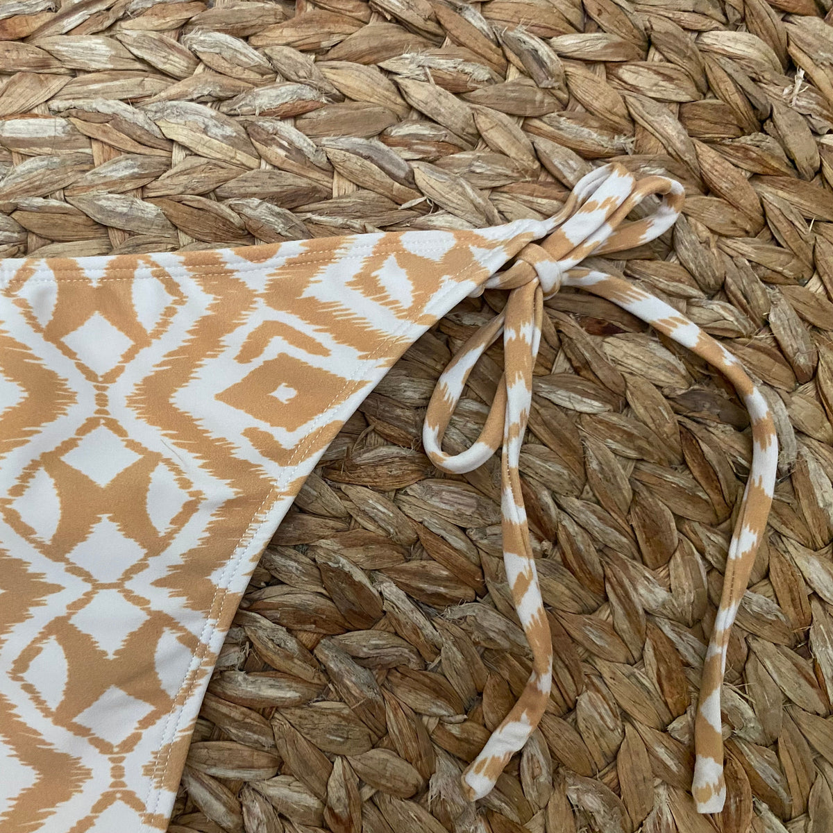 Single tie batik