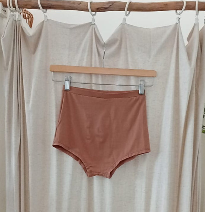 Eco cheeky short toffee