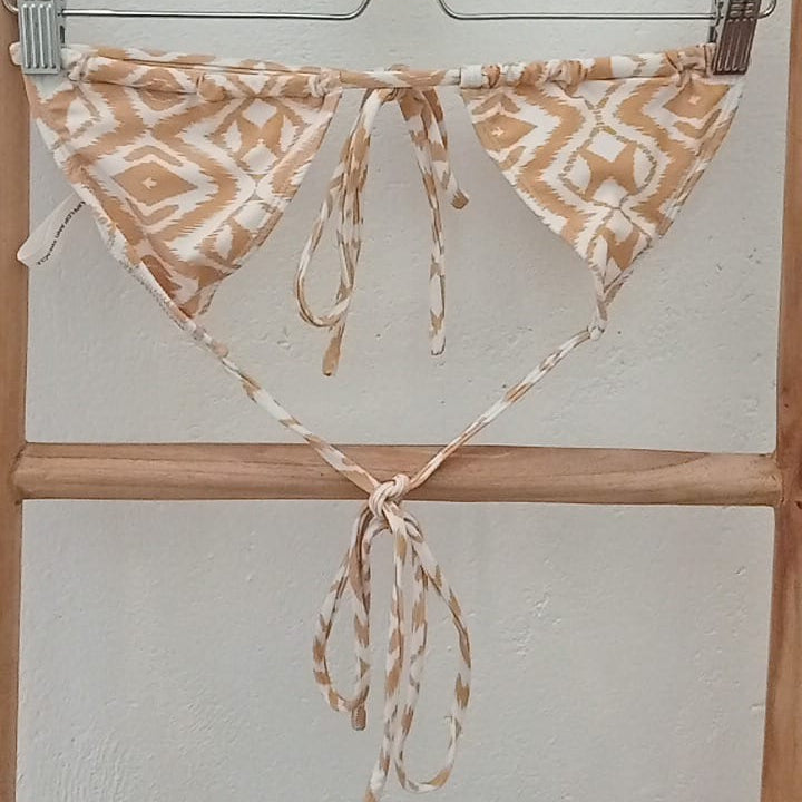 Triangle top batik