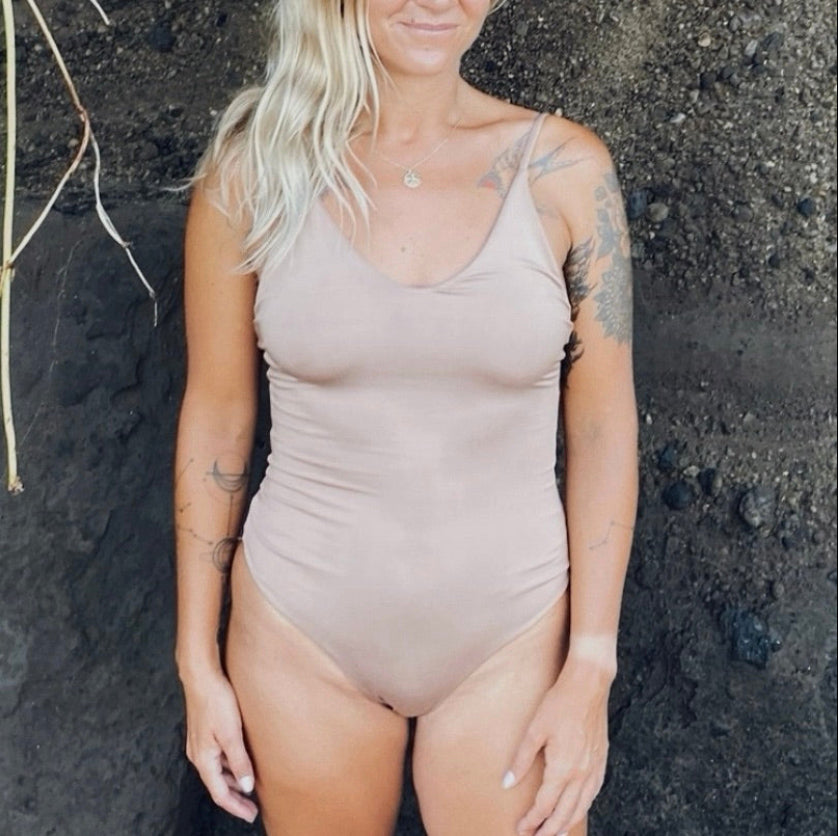 crossback onepiece (nude)