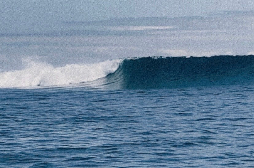 Indo postcard - rote wave